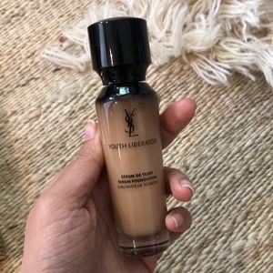 YSL Youth Liberator SPF20 BD50 foundation